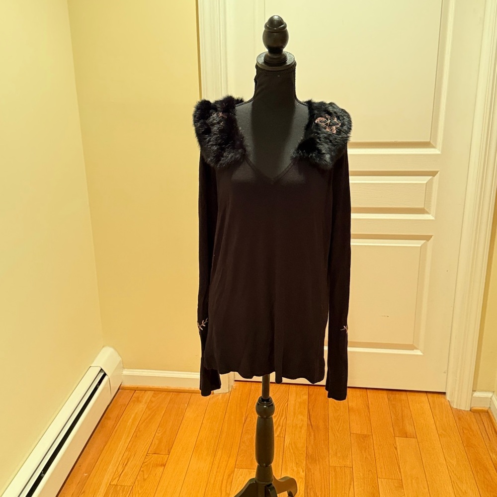 Talk of the Walk Black Top with Faux Fur Accents